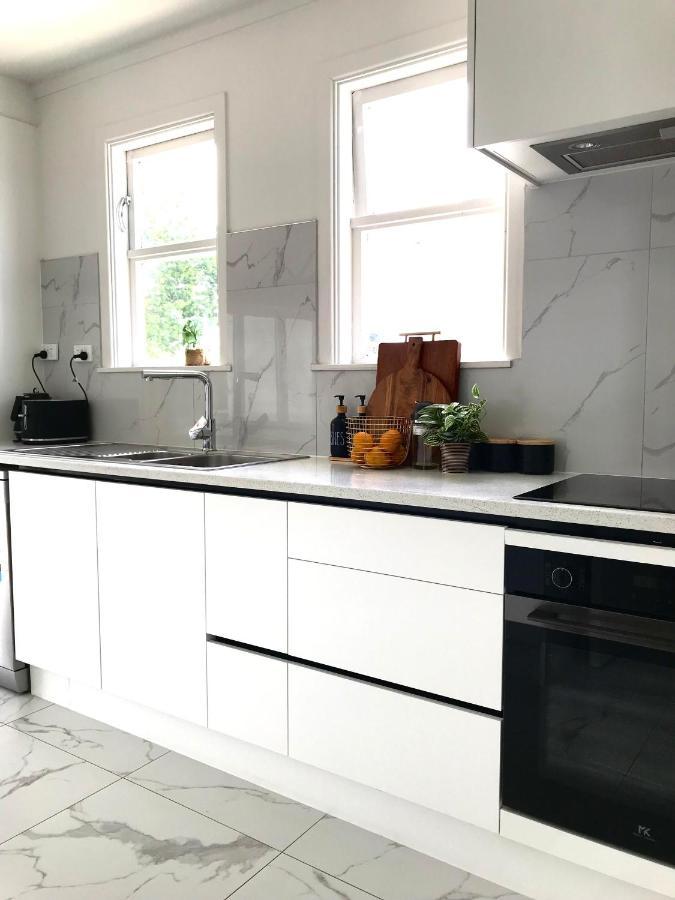 Bright & Comfy Stay In Newly Renovated Home With Parking Auckland Luaran gambar