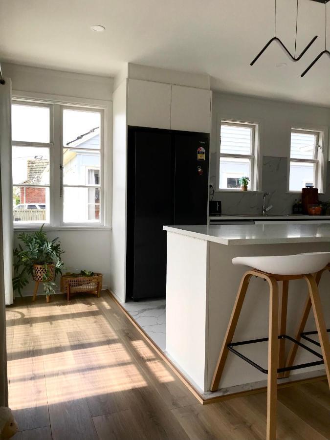 Bright & Comfy Stay In Newly Renovated Home With Parking Auckland Luaran gambar
