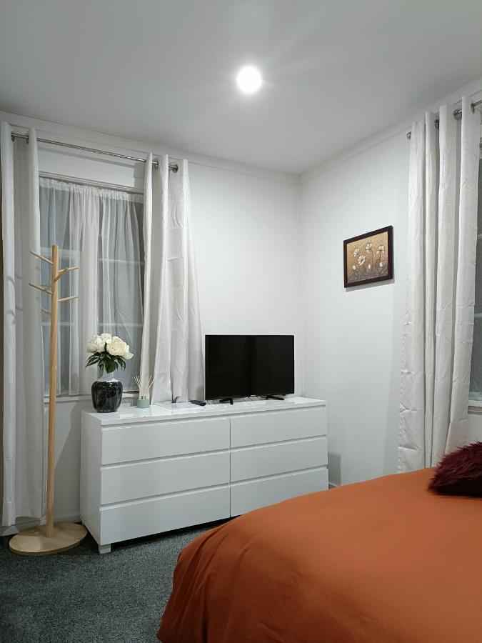 Bright & Comfy Stay In Newly Renovated Home With Parking Auckland Luaran gambar
