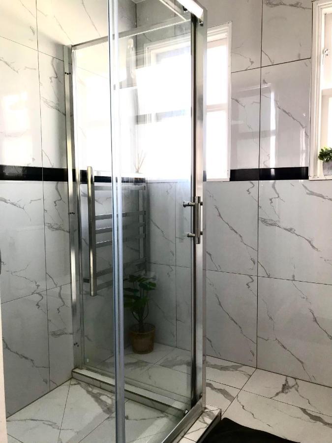Bright & Comfy Stay In Newly Renovated Home With Parking Auckland Luaran gambar