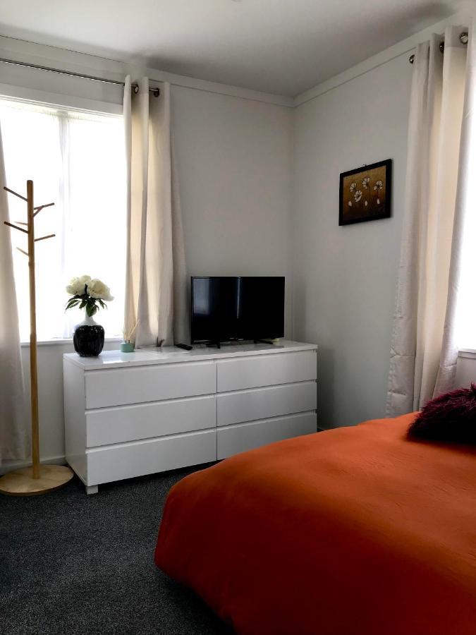 Bright & Comfy Stay In Newly Renovated Home With Parking Auckland Luaran gambar